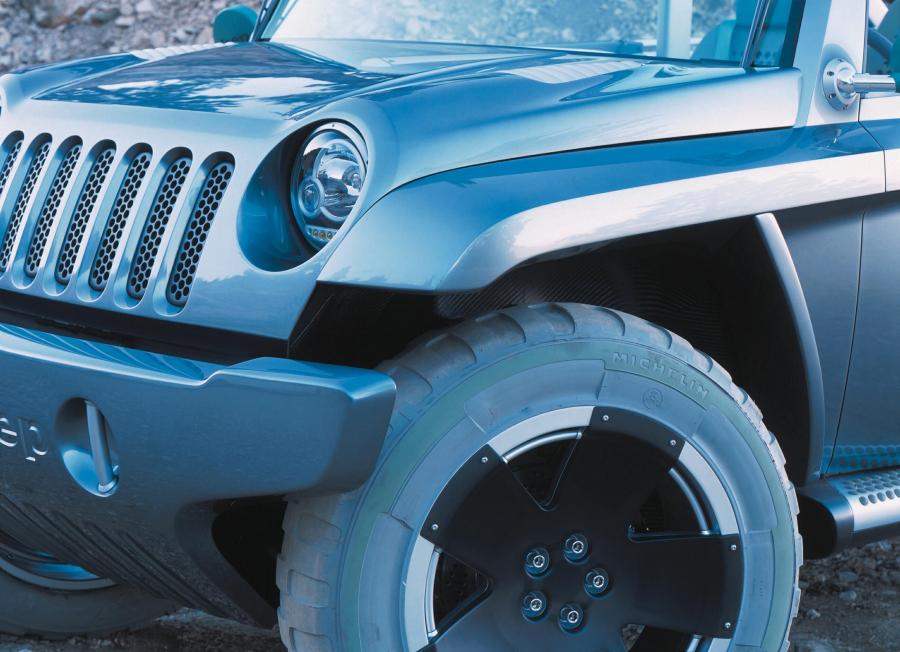  Jeep Willys Concept 2000 года  (фото 10 из 19)